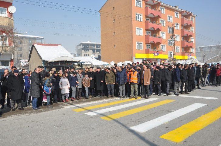 Yüksekova’da ’’Trafikte farkındalık’’ etkinliği G4