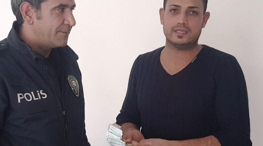 Baba ve oğlundan &ouml;rnek davranış