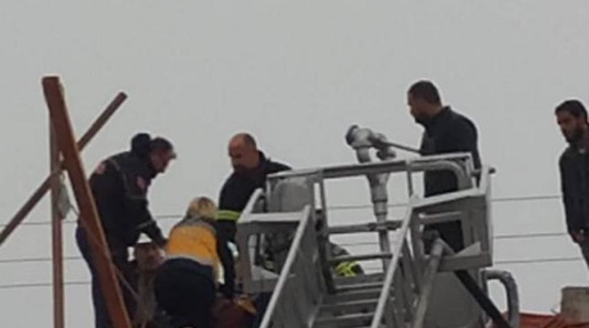 Adıyaman'da y&uuml;ksek gerilim hattına temas eden &ccedil;atı ustası &ouml;ld&uuml;