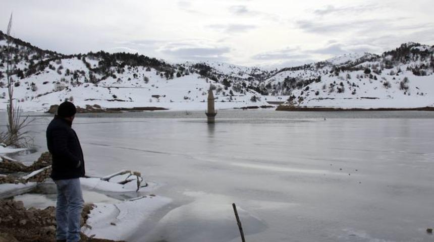 Baraj suyunun altında kalan köy ortaya çıktı