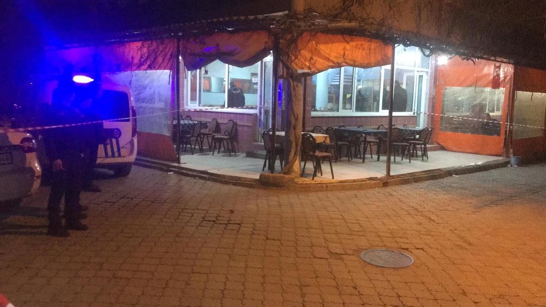 Manisa'da dehşet! Kahvehaneye pompalı t&uuml;fekle saldırdı
