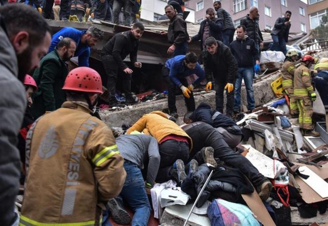 Kartal'da bina &ccedil;&ouml;kt&uuml;! 