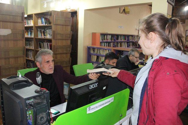 Bandırma Halk Kütüphanesi’nde okuma etkinliği