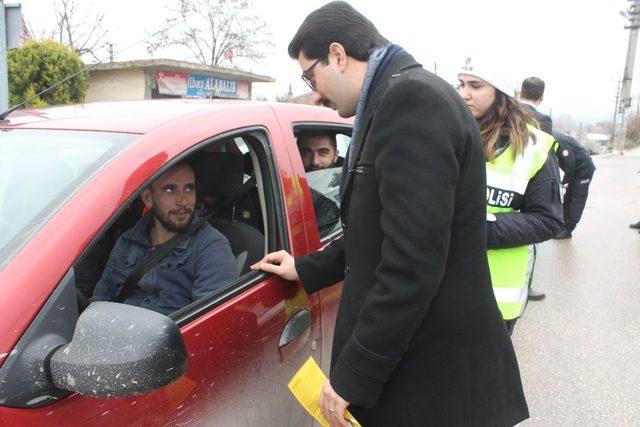 Manyas’ta “Yaya öncelikli trafik “ etkinliği yapıldı