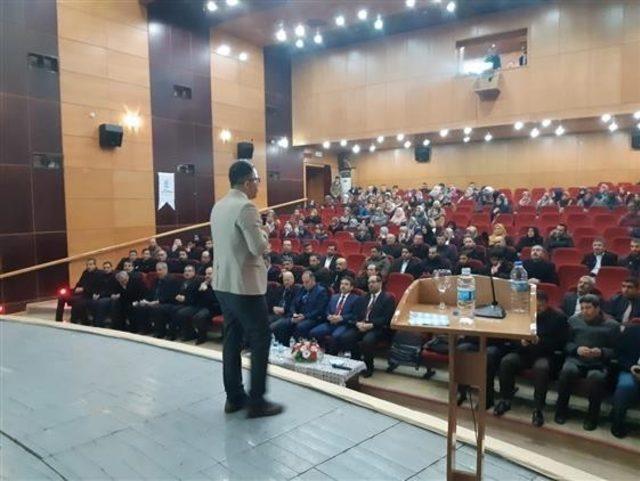 Hakkari’de “Aile İçi İletişim ve Gençlik” konulu seminer