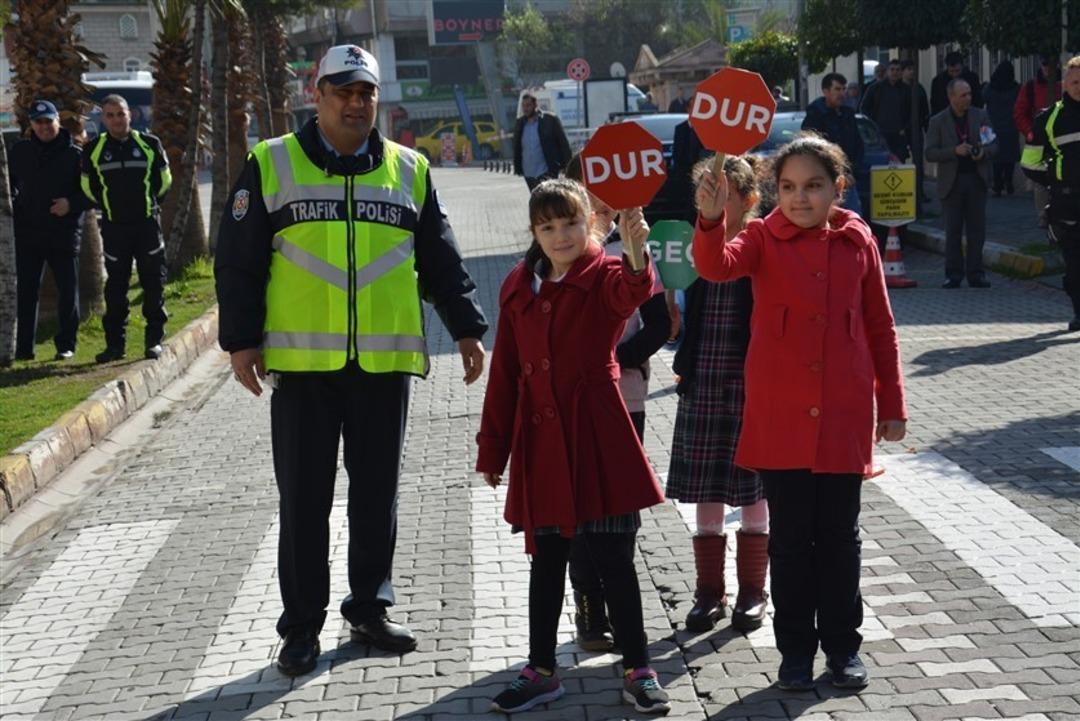Edremit&rsquo;te &lsquo;Trafikte yaya &ouml;nceliği&rsquo; bilinci oluşturulacak