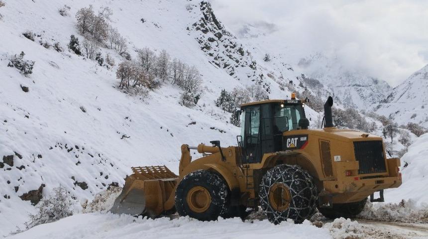 Erzincan&rsquo;da 101 k&ouml;y yolu ulaşıma kapandı