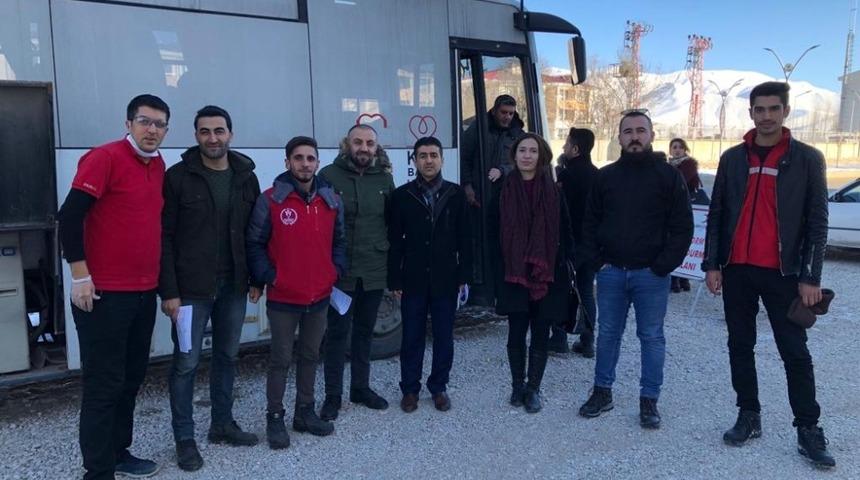 G&uuml;rpınarlı gen&ccedil;lerden rekor kan bağışı