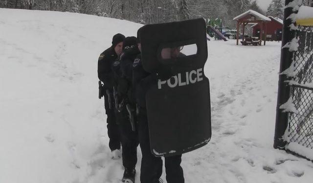 Polis, operasyona değil 'kartopu savaşı'na gitti