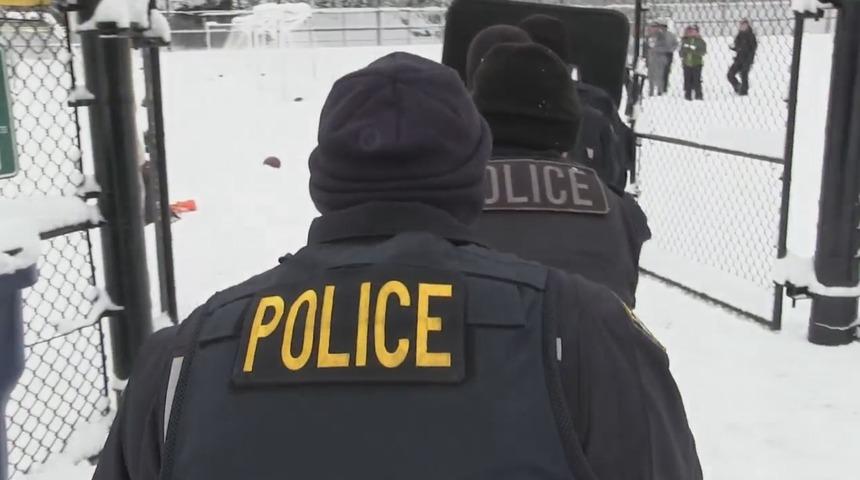 Polis, operasyona değil 'kartopu savaşı'na gitti