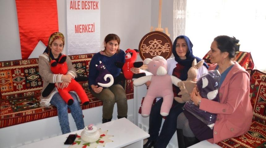 Hask&ouml;yl&uuml; kadınlardan ADEM kursuna ilgi