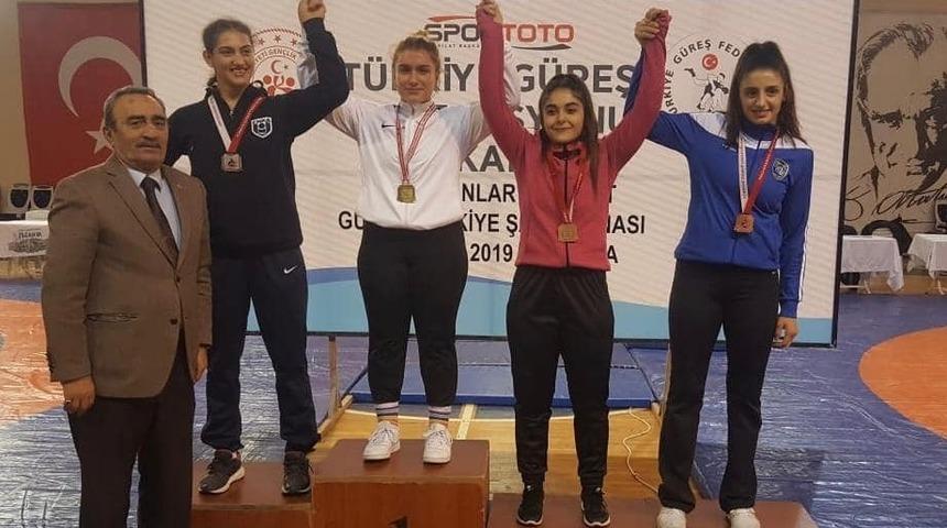 Karabüklü sporcular şampiyonalardan madalyalarla döndü