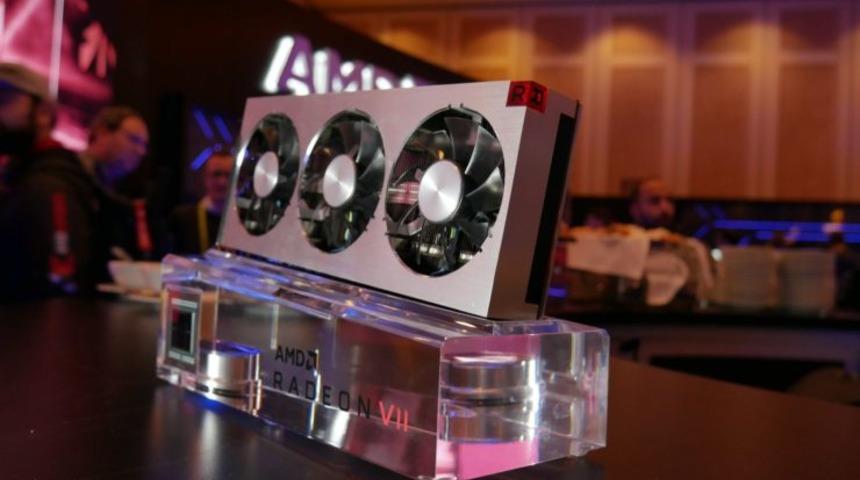 AMD Radeon VII'nin s&uuml;rpriz sonlu kutu a&ccedil;ılımı!