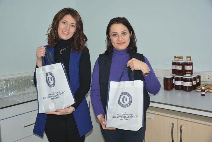 Üniversiteli tavuklar ve arılar, bilim için çalışıyor, kazanç sağlıyor G5