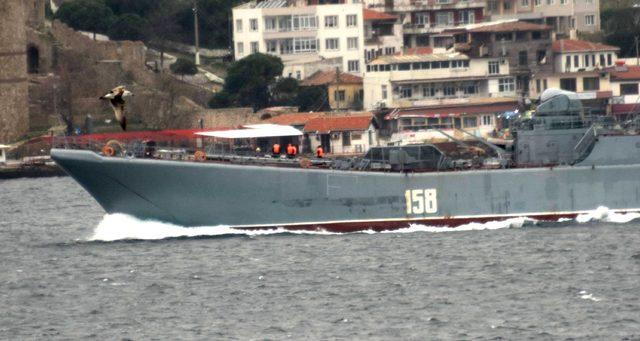 Rus savaş gemileri Çanakkale Boğazı’ndan geçti