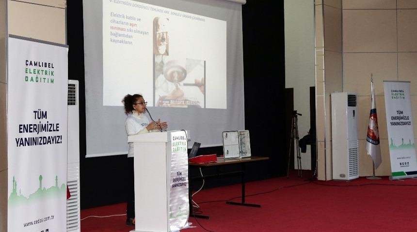 Öğrencilere güvenli elektrik kullanımı eğitimi