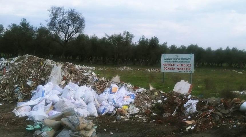 &Ccedil;evreyi kirleten hafriyat ve molozlar temizlendi