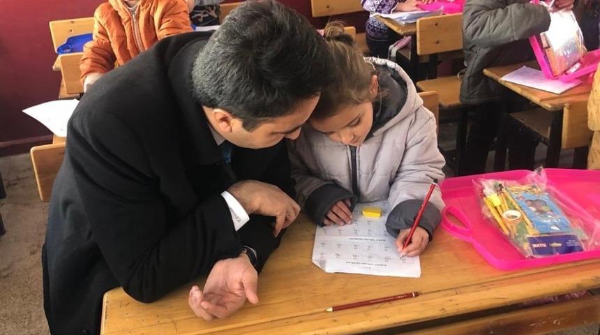 Kaymakam Dundar&rsquo;dan okul ziyareti