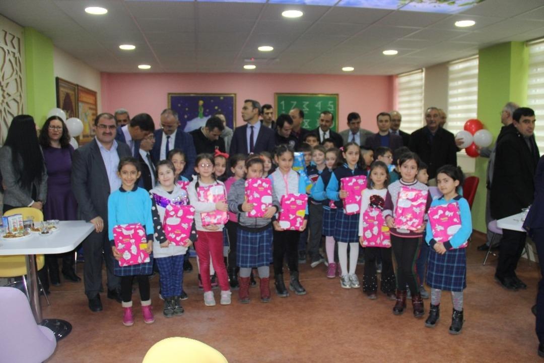 Emet&rsquo;te 2 okula daha k&uuml;t&uuml;phane