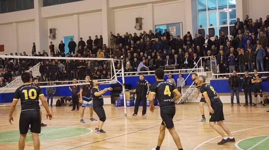 &Ccedil;ivril&rsquo;de voleybol turnuvası sona erdi