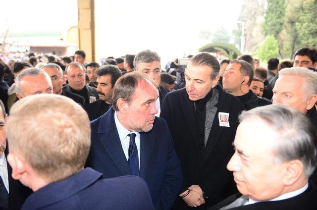 Fatih Terim'in babası, son yolculuğuna uğurlanıyor (3)