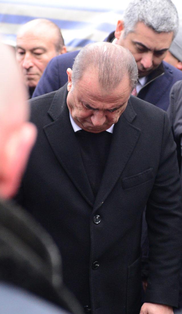 Fatih Terim in babası, son yolculuğuna uğurlanıyor (4) 1