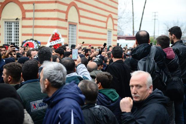 Fatih Terim in babası, son yolculuğuna uğurlanıyor (4) 4