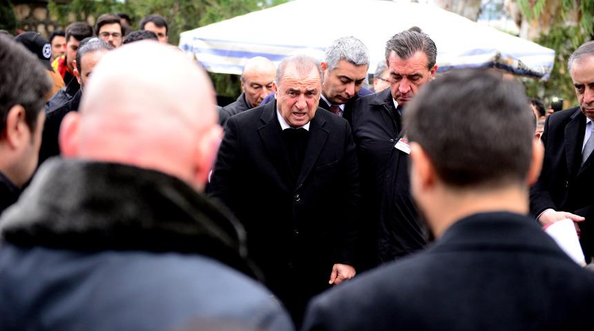 Fatih Terim'in babası, son yolculuğuna uğurlanıyor (4)