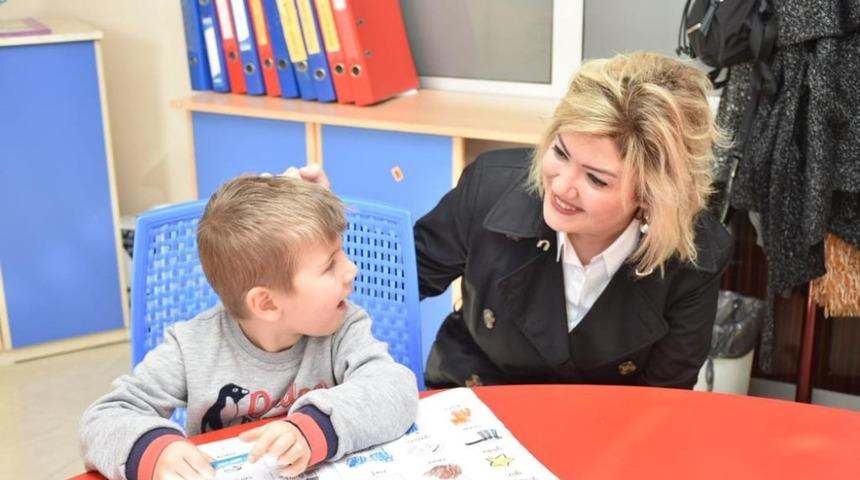 Vali Deniz&rsquo;in eşi Olcay Deniz engelli bireylerle buluştu