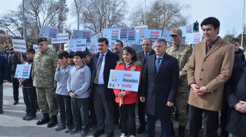 Erzincan&rsquo;da &ldquo;&ouml;ncelik hayatın, &ouml;ncelik yayanın&rdquo; eylemi yapıldı