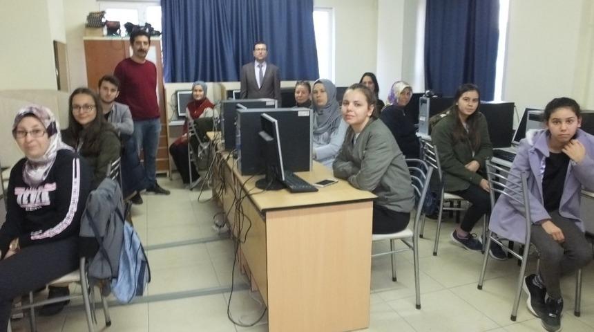 Burhaniye&rsquo;de bilgisayar kursu ilgi g&ouml;rd&uuml;