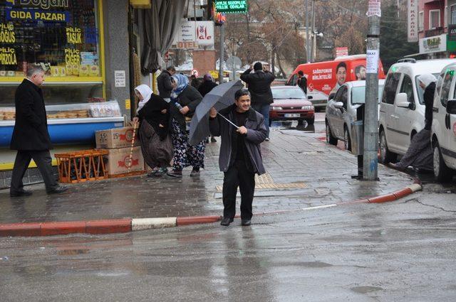 Afyon bölgesindeki yağışlar geçen yıllara göre yüzde 100 arttı