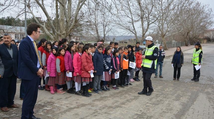 Tut il&ccedil;esinde &rsquo;&ouml;ncelik hayatın &ouml;ncelik yaşamın&rsquo; projesi tanıtıldı