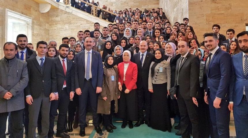 Gen&ccedil;ler Cumhurbaşkanı Erdoğan ile bir araya geldi