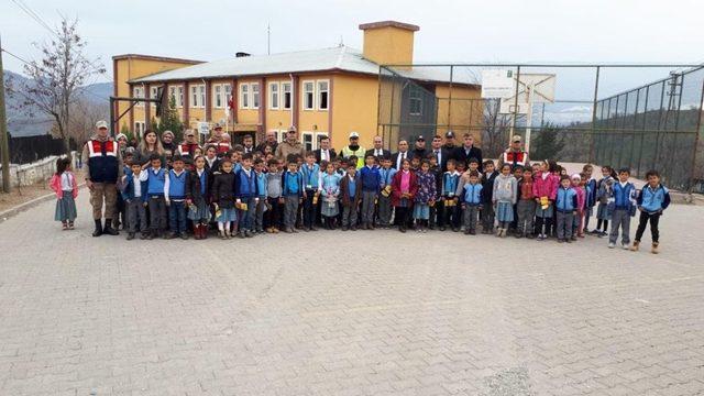 Gerger ilçesinde ‘Öncelik Hayatın Öncelik Yayanın’ projesi tanıtıldı