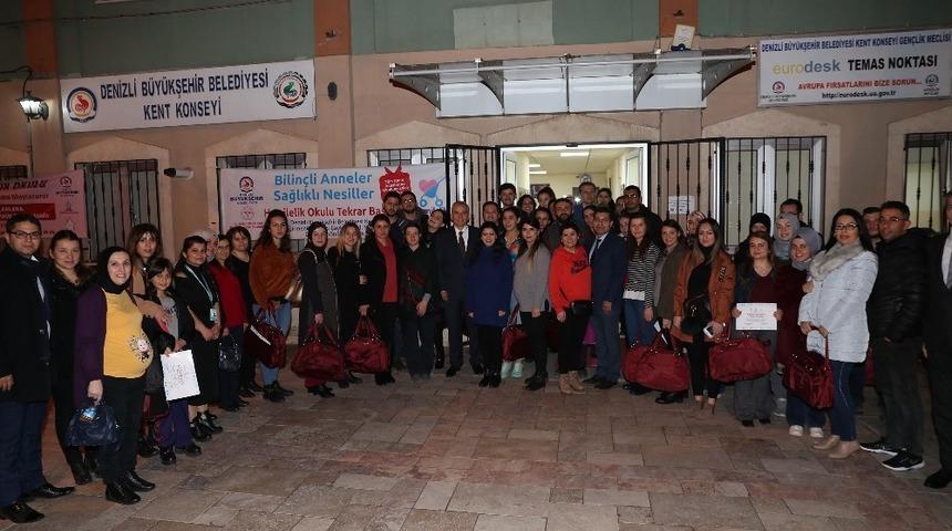 Hamilelik Okulunda 12. d&ouml;nem tamamlandı