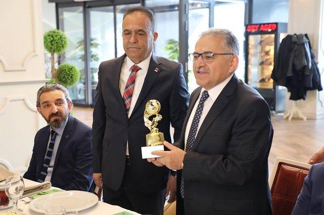 Başkan Büyükkılıç: “TSYD tarafından verilen plaket bizim için son derece anlamlı”