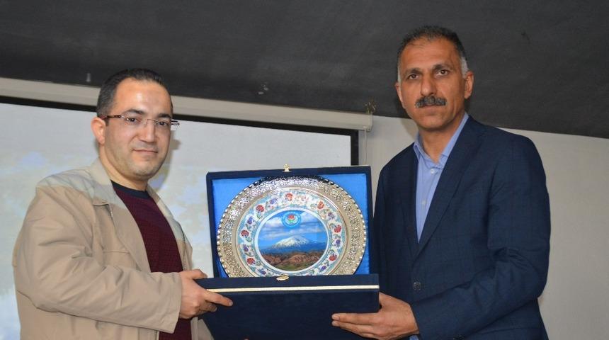 Eğitimci- Yazar Kuru&ccedil;ay Eleşkirt&rsquo;te