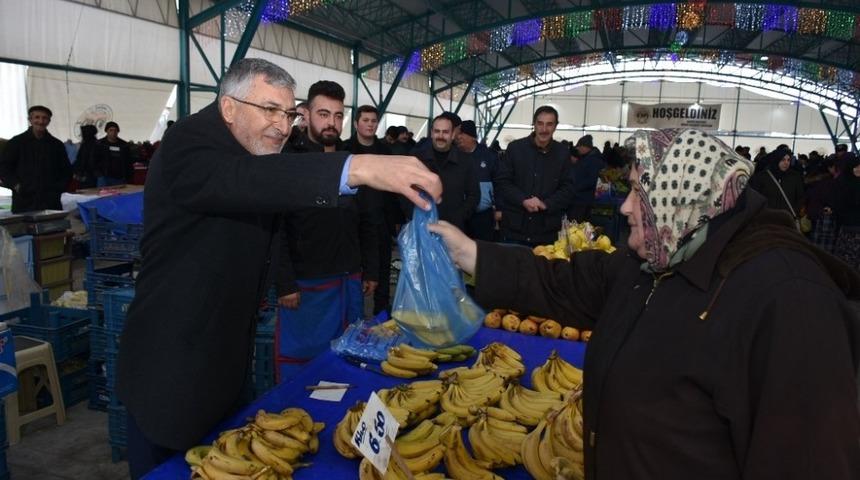 İn&ouml;n&uuml; Belediye Başkanı Bozkurt pazarcılar ile bir araya geldi