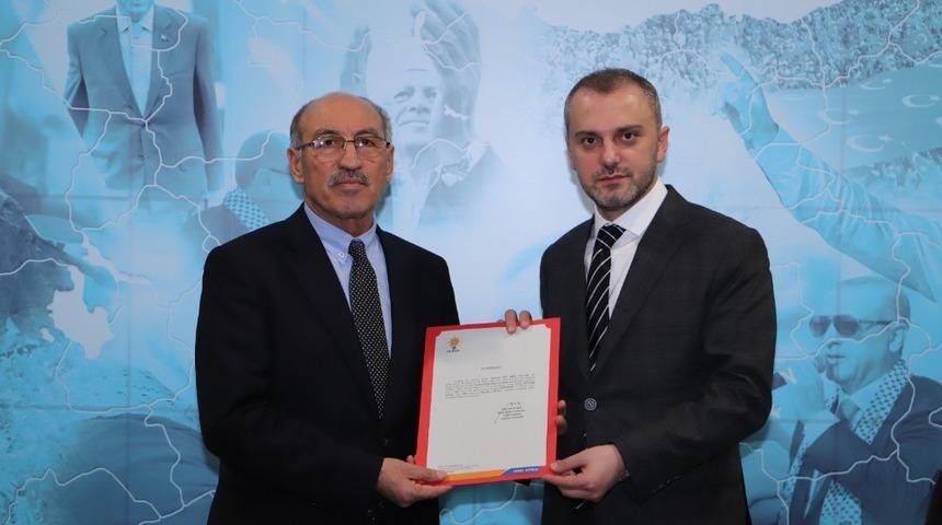 AK Parti Ak&ccedil;adağ Başkanlığına H&uuml;seyin &Ccedil;apar atandı