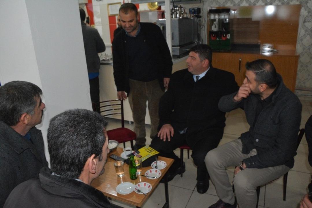 Parlak se&ccedil;im &ccedil;alışmalarını s&uuml;rd&uuml;r&uuml;yor