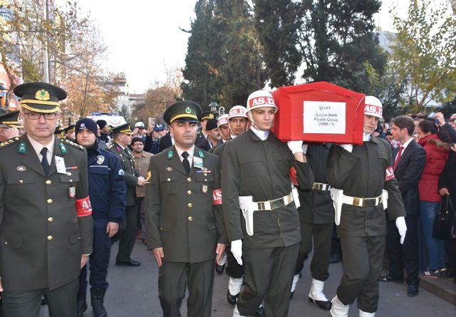 Şehit oğlunun saçlarını bağışlamaya kıyamamıştı, hayatını kaybetti