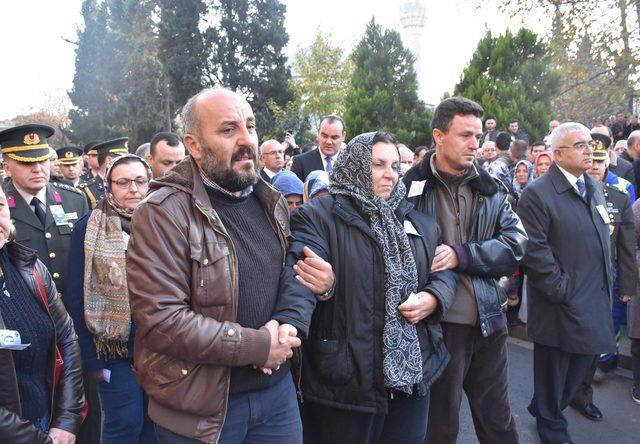 Şehit oğlunun saçlarını bağışlamaya kıyamamıştı, hayatını kaybetti