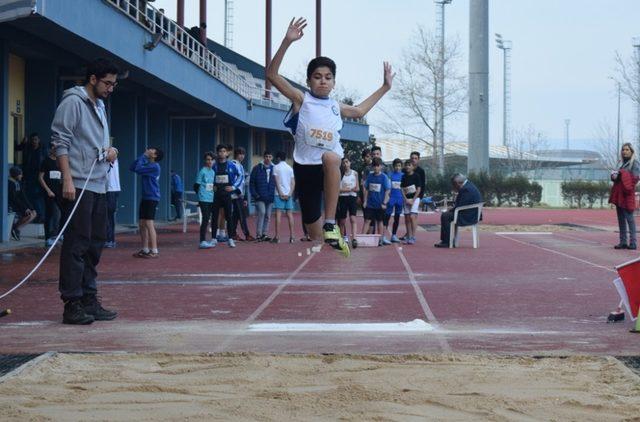 Nilüferli atletlerden 18 madalya