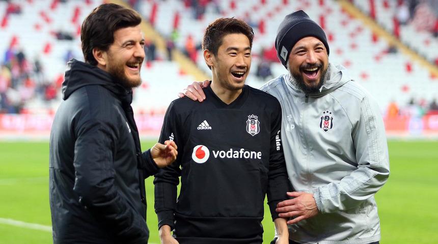 İlhan Mansız'ın 4 aydır para alamadığı için Beşiktaş'tan ayrıldığı iddia edildi