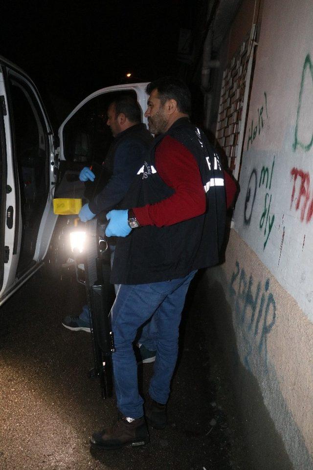 Silahlı saldırı düzenleyeceklerdi polis planlarını bozdu