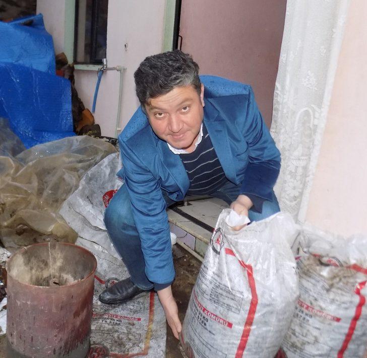 Yaşlı kadının sobasını her gün muhtar yakıyor G4