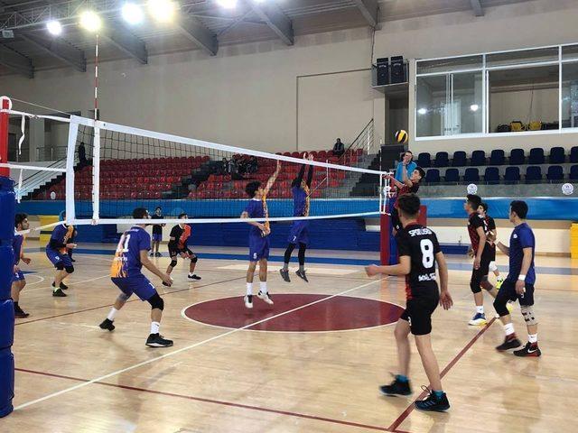 Okullar Arası Voleybol Genç A Grup Birinciliği Müsabakaları Başladı