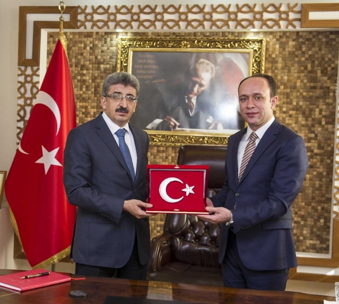 Vali Bilmez Başkale&rsquo;de