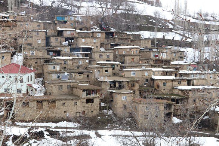 Duyan makinesini alıp oraya koşuyor G5